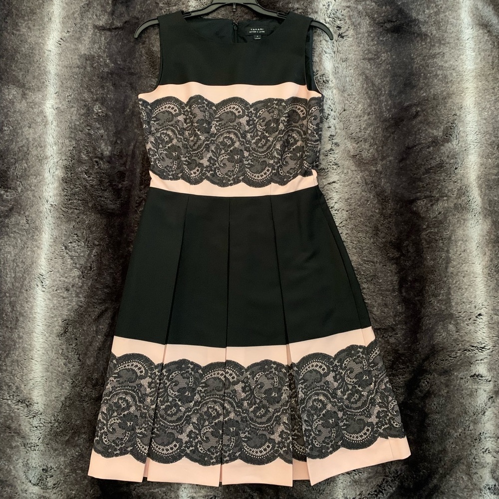 Tahari by Arthur S. Levine sleeveless dress